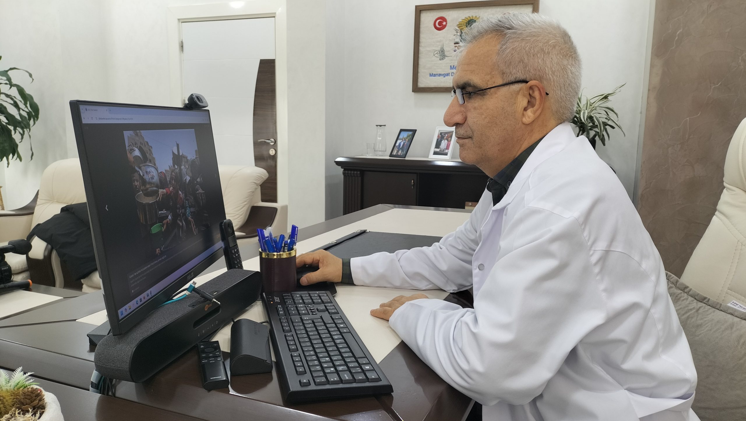 Manavgat Devlet Hastanesi Başhekimi Deniz, AA’nın “Yılın Kareleri” Oylamasına Katıldı