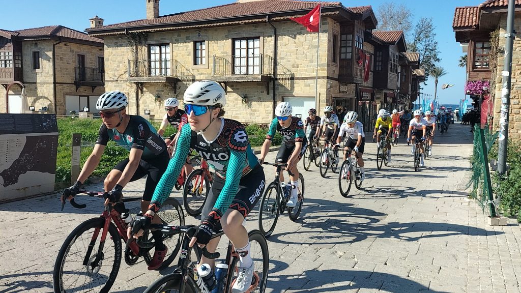 31-Ulkeden-140-Sporcu-Sidede-Pedal-Cevirdi-Sampiyon-Konya-Buyuksehirden-1-1024x576 Manavgat 2026 Sezonuna Hazır.  Hedef 12 Ay Turizm!