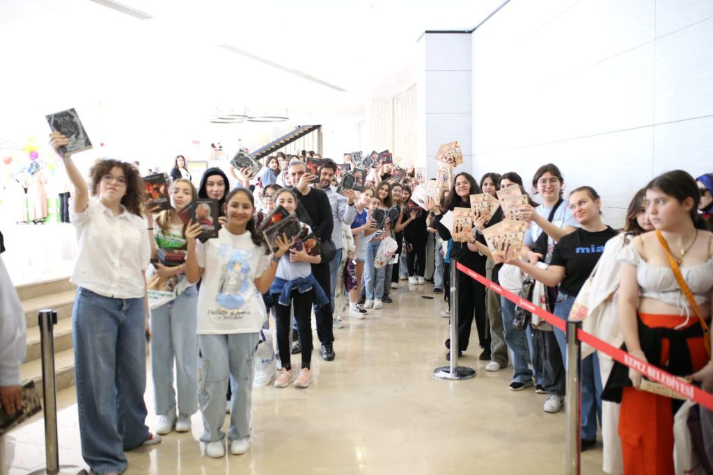 Kepez-Kitap-Fuarina-4-gun_-Edebiyat-tutkunlari-Antalyada-bulusuyor_2-1024x683 Edebiyat tutkunları Antalya’da buluşuyor