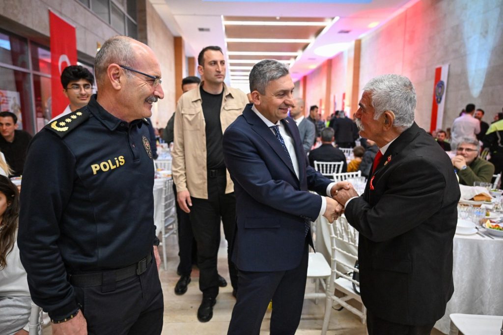 Sehit-Aileleri-ve-Gaziler-Onuruna-Iftar-Sofrasi-Antalya-1024x682 Antalya’da Kritik Gün: Büyükşehir Davası Başlıyor