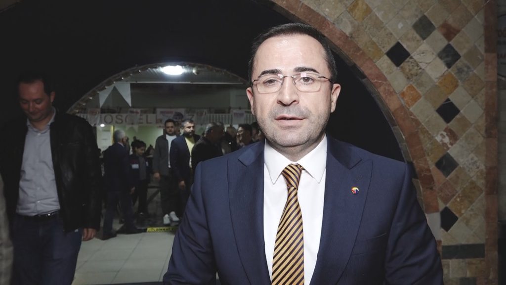 Seydi-tahsiin-Gungor-MATSO-Manavgat-Tiaret-ve-sanayi-odasi-baskani-Yapipen-Iftar-30-1024x576 Yapıpen İftarı Manavgat’ı Kucakladı