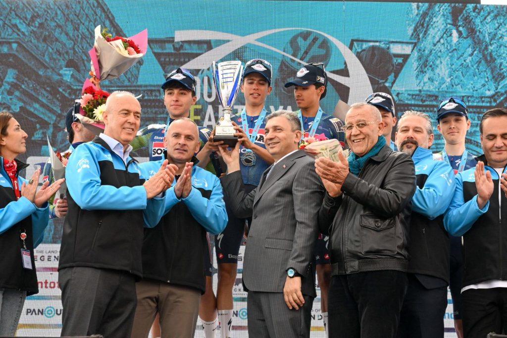 Tour-of-Antalya-Vali-Hulusi-Sahinin-katildigi-gorkemli-bir-odul-toreniyle-sona-erdi-1024x682 Antalya’da Kritik Gün: Büyükşehir Davası Başlıyor