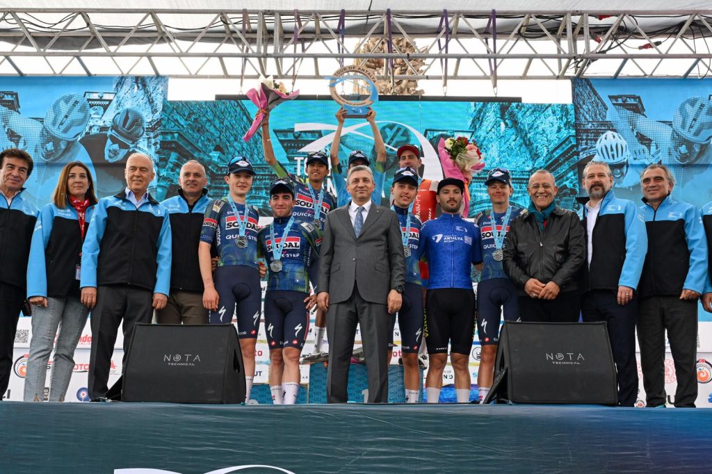 Tour-of-Antalya-Vali-Hulusi-Sahinin-katildigi-gorkemli-bir-odul-toreniyle-sona-erdi2-1024x682 Antalya’da Kritik Gün: Büyükşehir Davası Başlıyor