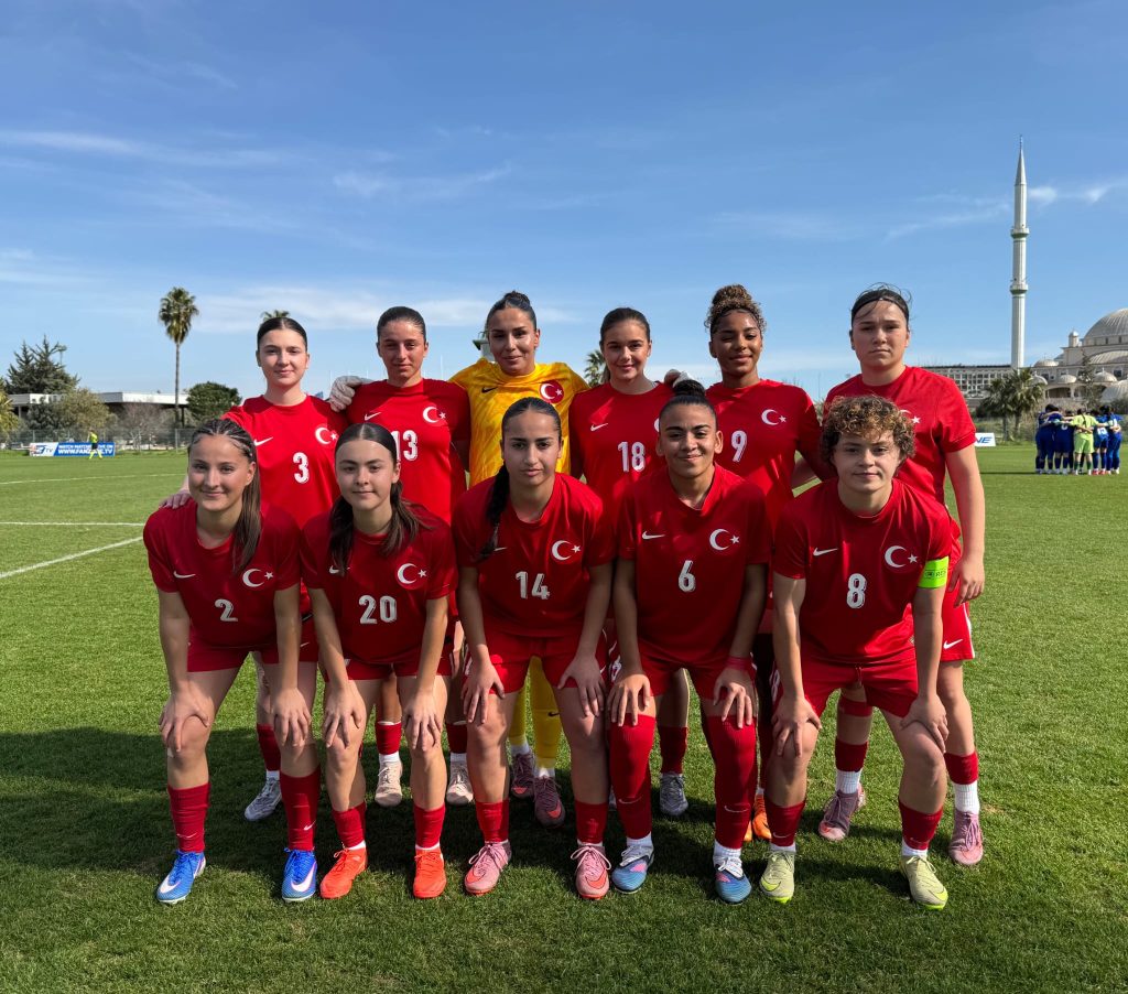 U19-Kadin-Milli-Takimimiz-Ozbekistani-3-1-Yendi-2-1024x902 Manavgat’ta Ay-Yıldız Rüzgarı