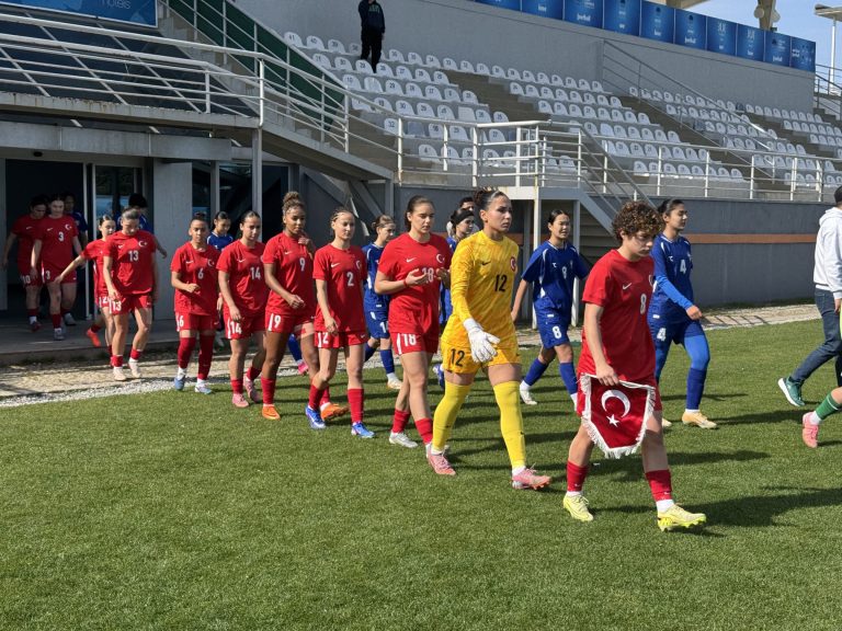 U19-Kadin-Milli-Takimimiz-Ozbekistani-3-1-Yendi-3-768x576 CANLI YAYIN