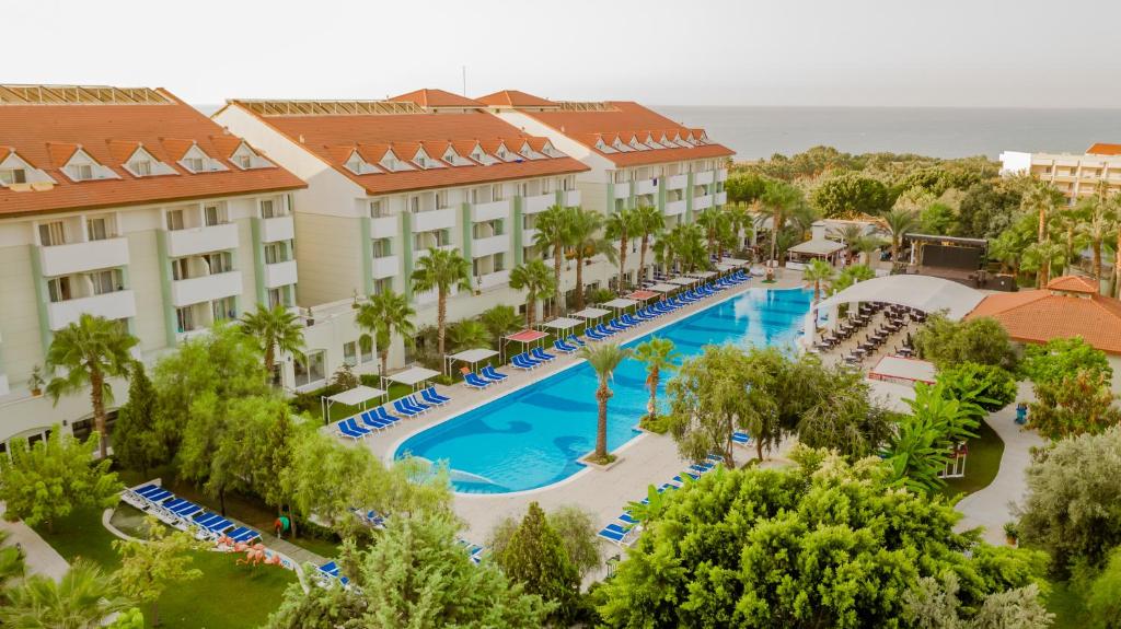 HALTERIN-SULTANLARI-MANAVGATTA-AVRUPA-SAMPIYONASI-ICIN-GUC-DEPOLUYOR-SURAL-RESORT-HOTEL HALTERİN SULTANLARI MANAVGAT'TA AVRUPA ŞAMPİYONASI İÇİN GÜÇ DEPOLUYOR