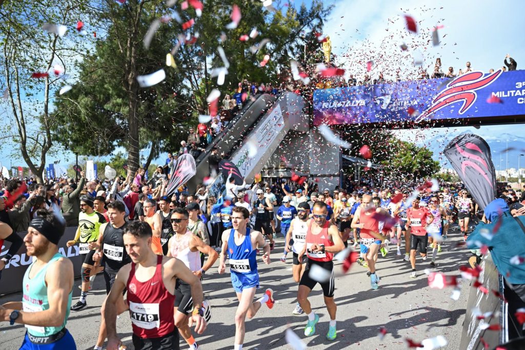 Runtalya-Maratonu-3-1024x683 Antalya’da Turizm ve Spor Rüzgarı