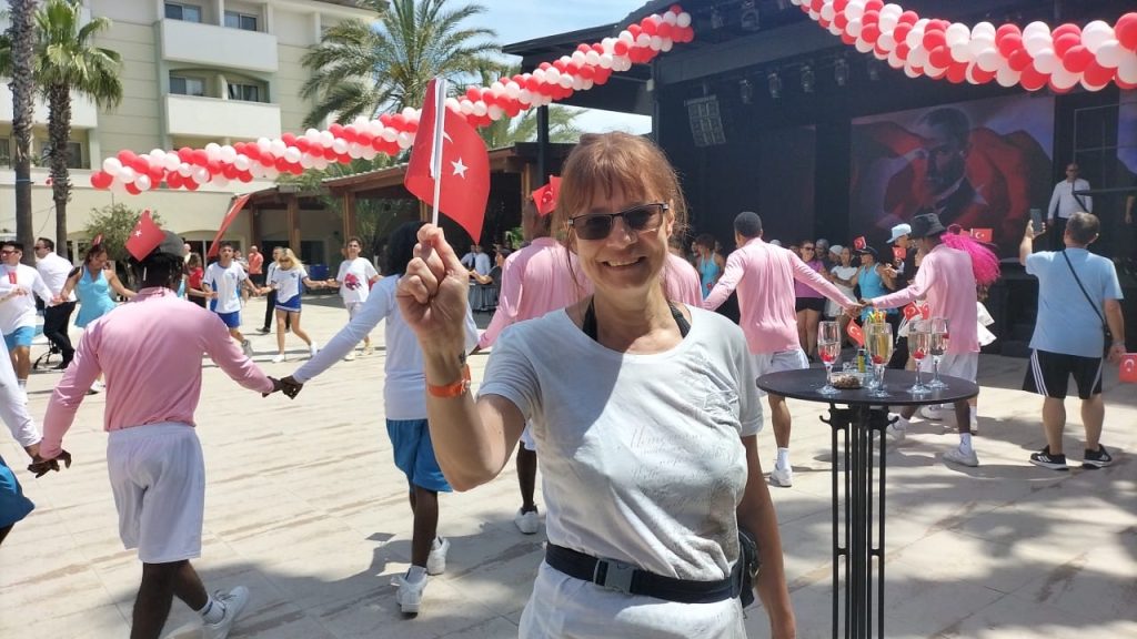 Birgit-Zabel-1024x576 Süral Resort Hotel'de Coşku Dolu 19 Mayıs Kutlaması