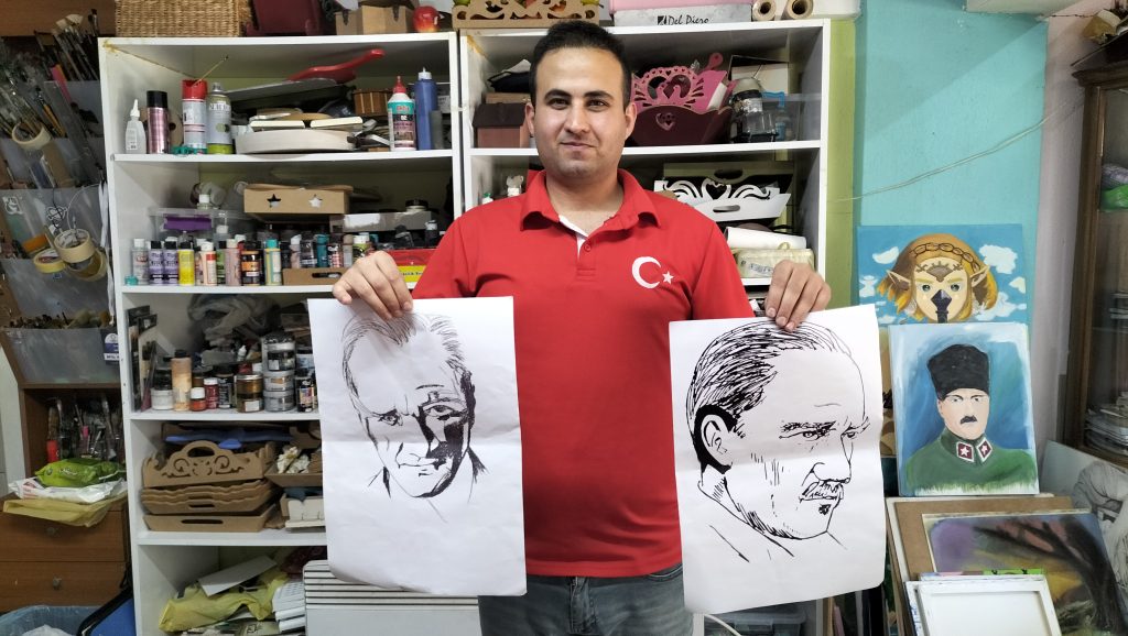 Resulhan-Kozan-9-1024x578 İki Eliyle Aynı Anda İki Farklı Atatürk Portresi Çiziyor