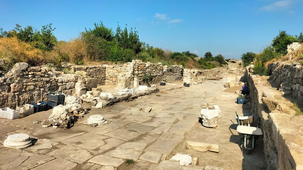Side-Antik-Kentinde-Herakles-Kapisi-gun-yuzune-cikarildi-2-1024x577 Side Antik Kenti'nde Herakles Kapısı gün yüzüne çıkarıldı