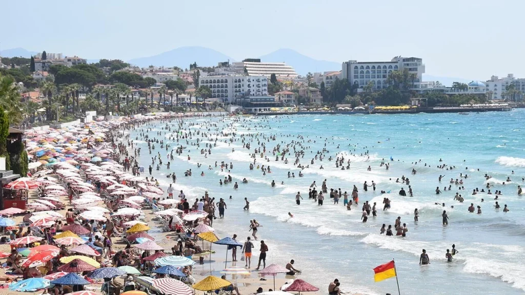 Antalya-8-ayda-11-milyon-yabanci-ziyaretciyi-asti-2-1024x576 Antalya 8 ayda 11 milyon yabancı ziyaretçiyi aştı
