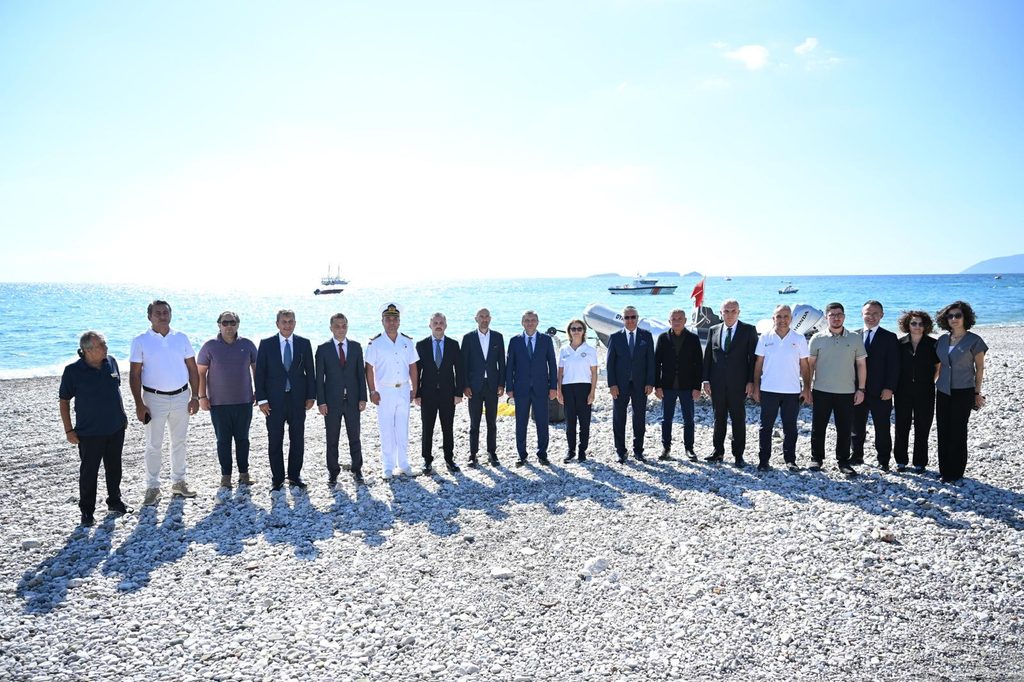 TEKIROVA-SAHILINDE-DENIZ-YASAMINI-KORUMA-CALISMALARI-BASLADI-2-1024x682 TEKİROVA SAHİLİ'NDE DENİZ YAŞAMINI KORUMA ÇALIŞMALARI BAŞLADI